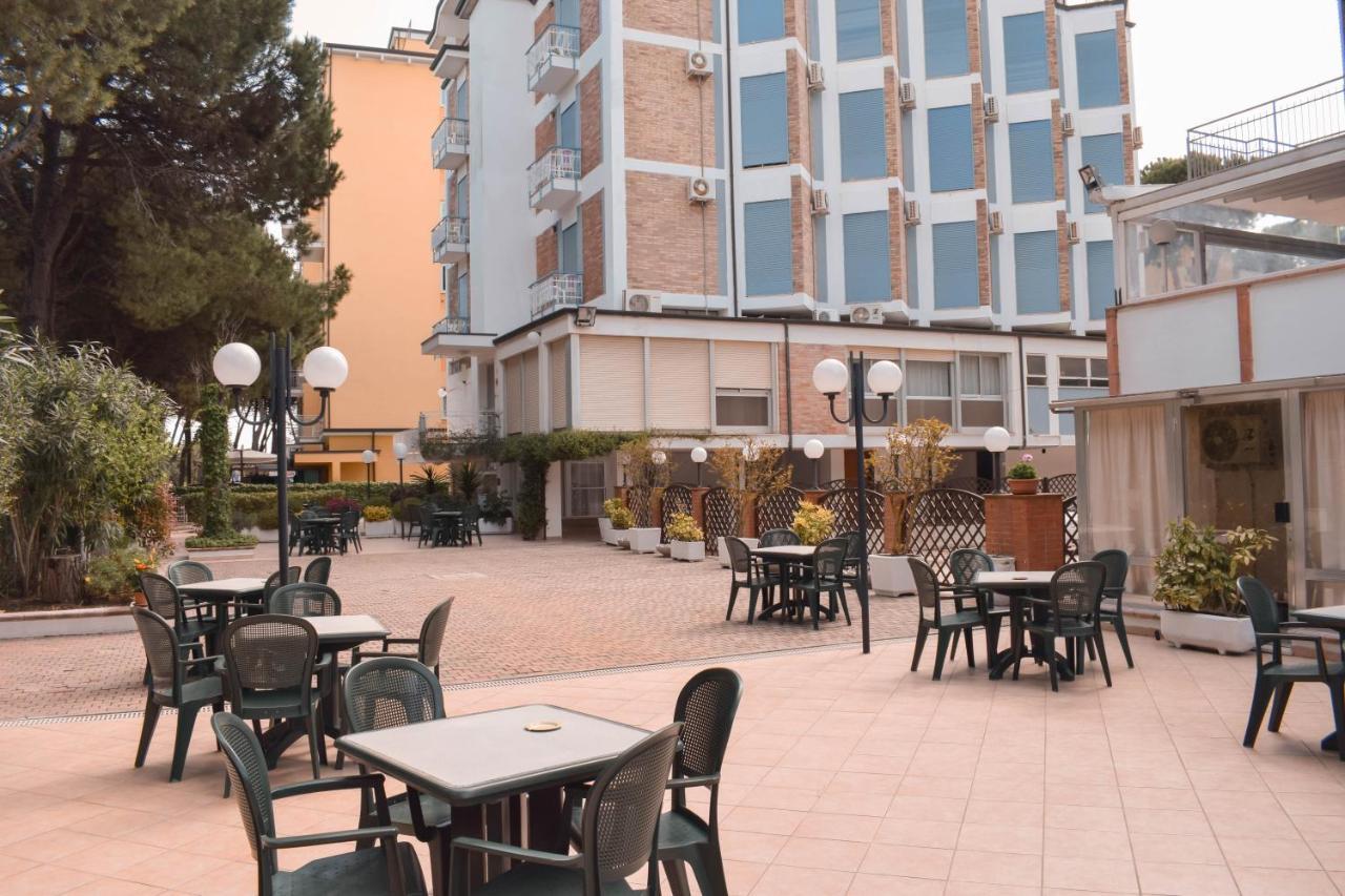 Hotel Zeus Cervia Eksteriør billede