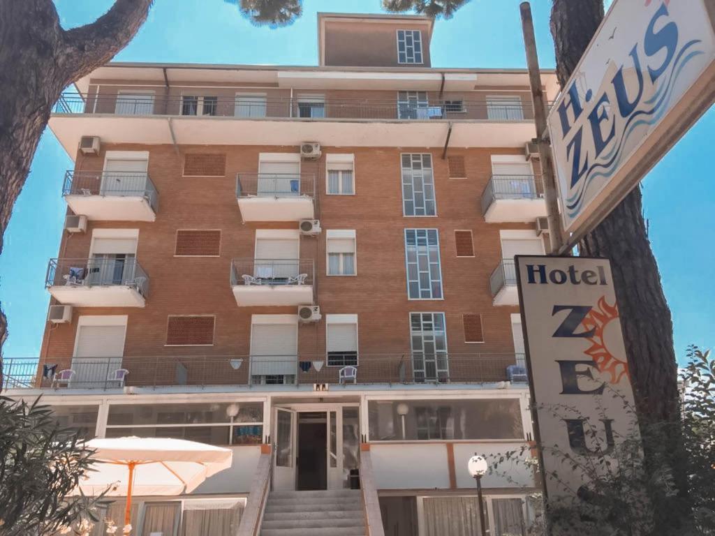Hotel Zeus Cervia Eksteriør billede