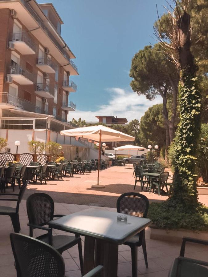 Hotel Zeus Cervia Eksteriør billede