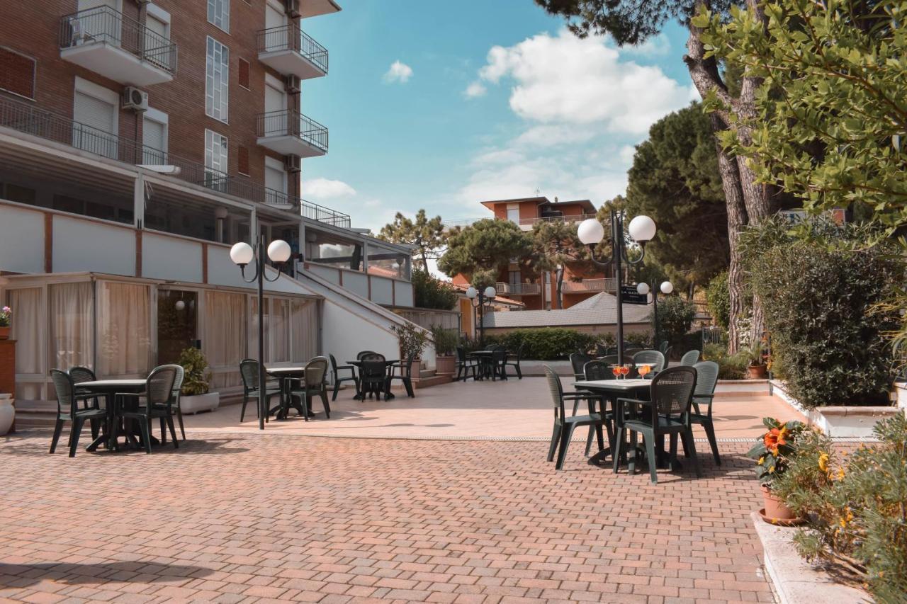 Hotel Zeus Cervia Eksteriør billede